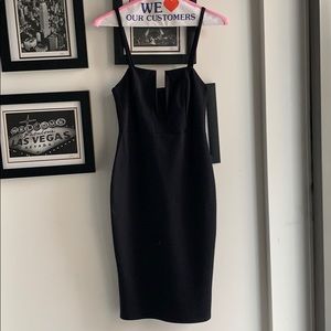 Solemio Plunge Midi in Black- XS